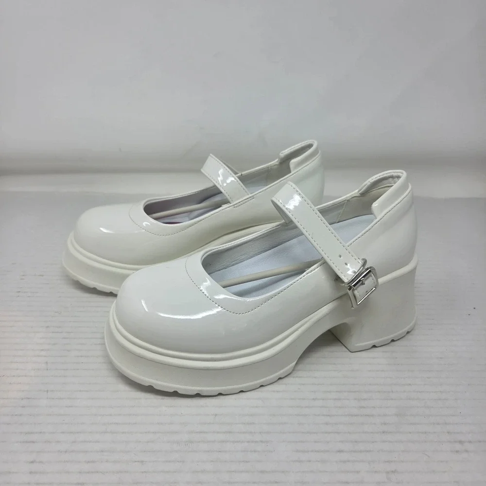 Genialle Platform Mary Janes Women Size 5 White Patent Chunky Lug Sole NWT GEN